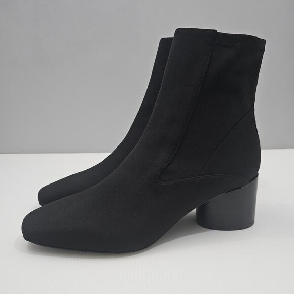 Donald Pliner Gaige Ankle Boot Womens 8.5 Black Crepe Block Heel Minimalist - Picture 14 of 14